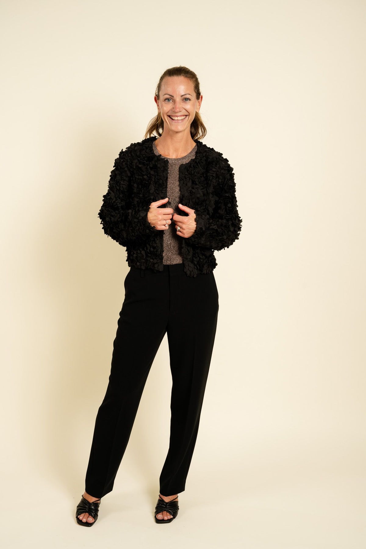 Jaffa Flower Jacket Black Urban Pioneers
