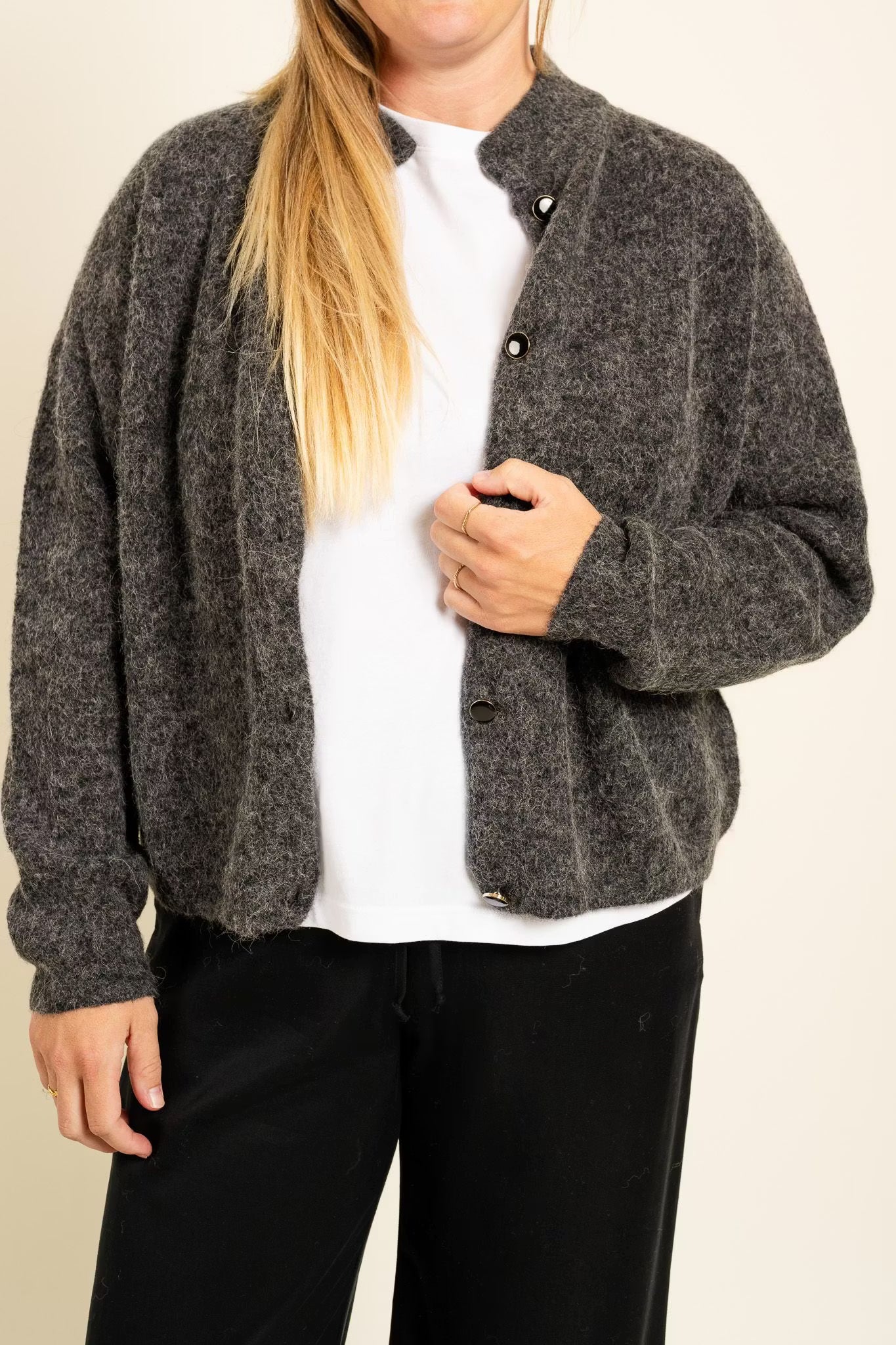 AlphaGZ Short Cardigan Charcoal Melange Gestuz