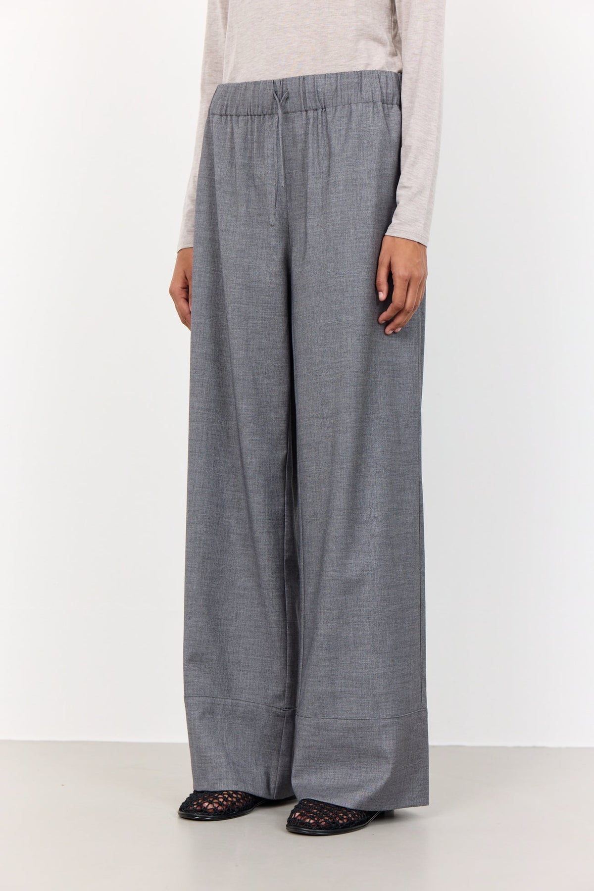 LR-Jaima 1 Pants Grey Levete Room