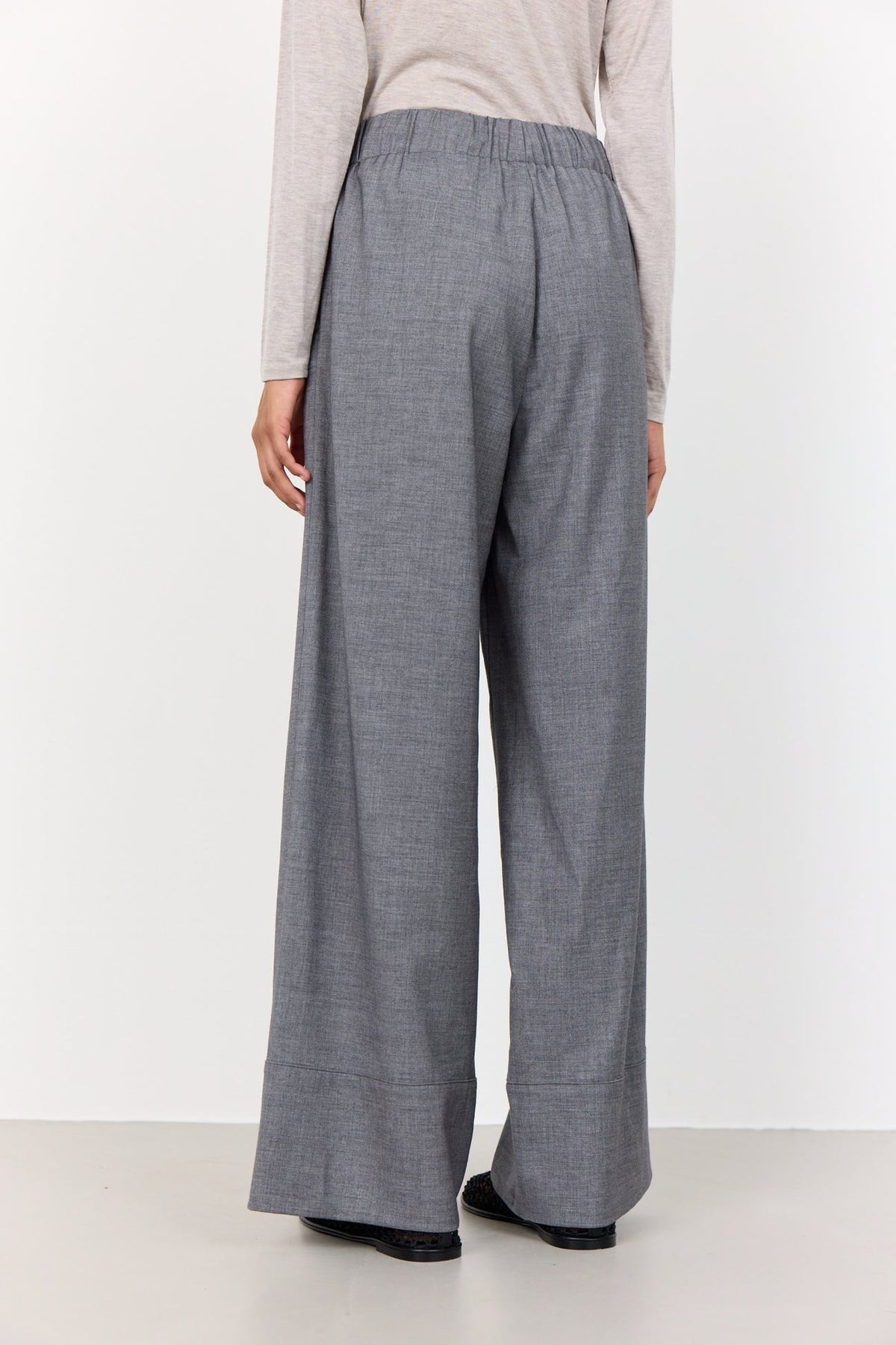 LR-Jaima 1 Pants Grey Levete Room
