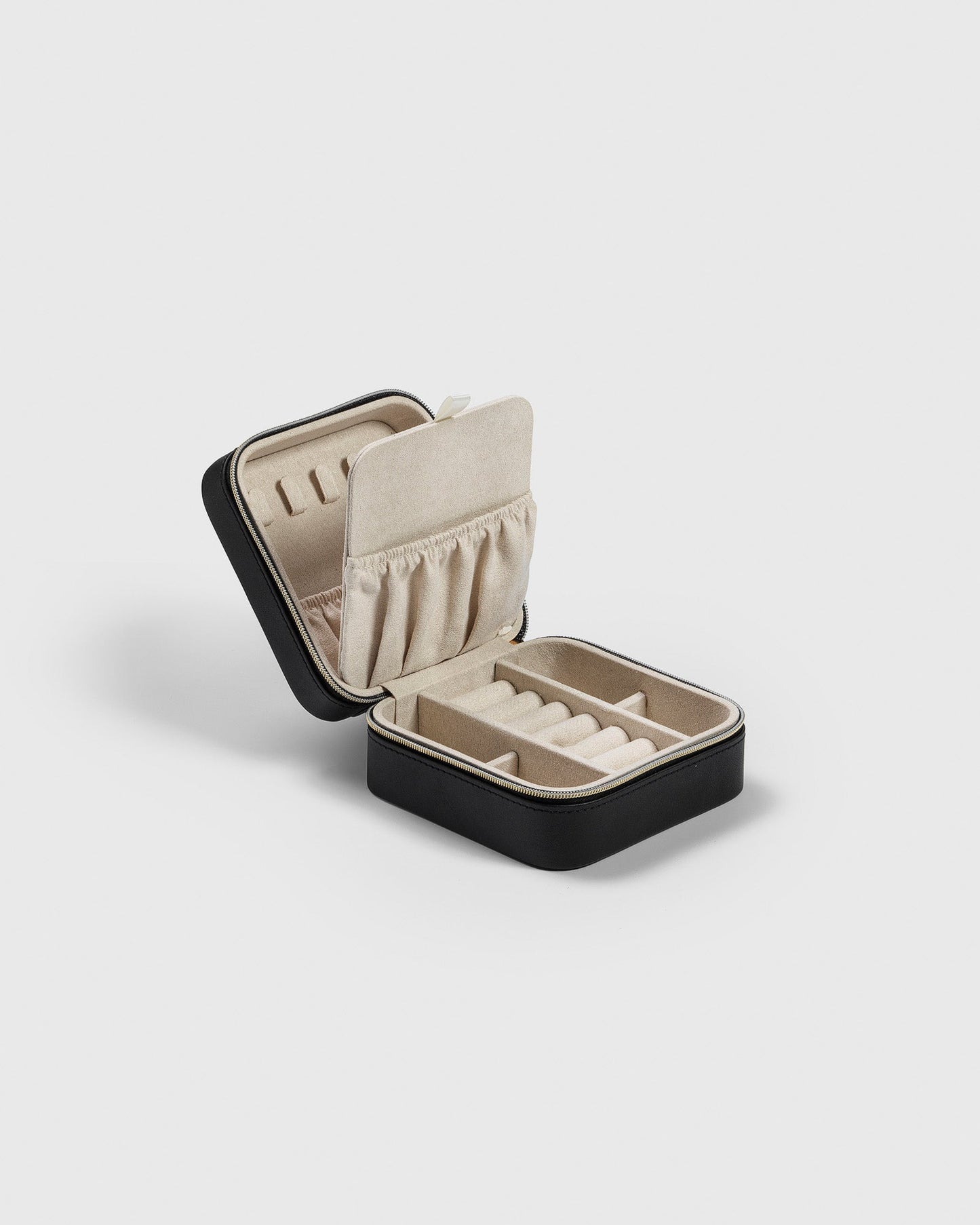 Jewelry Case Small Black Syster P