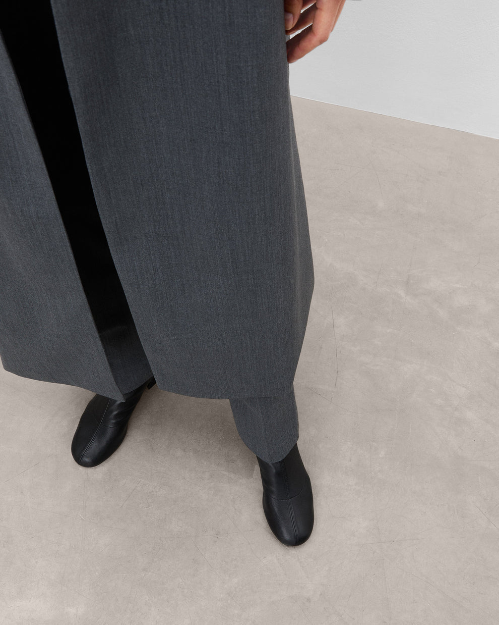 Ember Leather Black Flattered