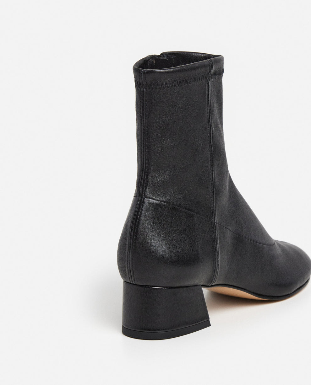 Ember Leather Black Flattered