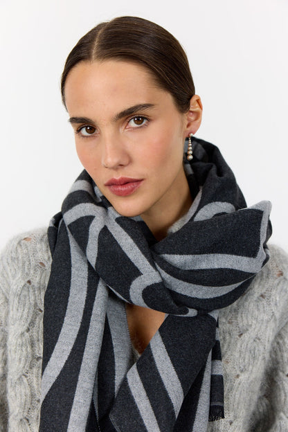LR-Hartley 1 Scarf Dark Grey Levete Room