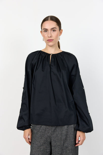 LR-Isla Solid 131 Shirt Black Levete Room