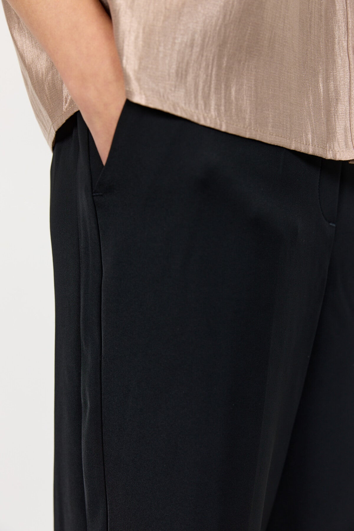 LR-Omira 1 Pants Black Levete Room