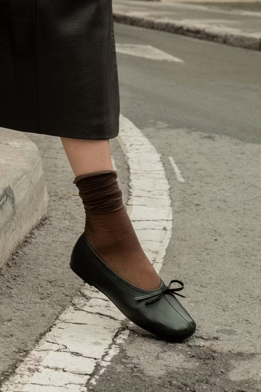 Blaise Leather Black Flattered