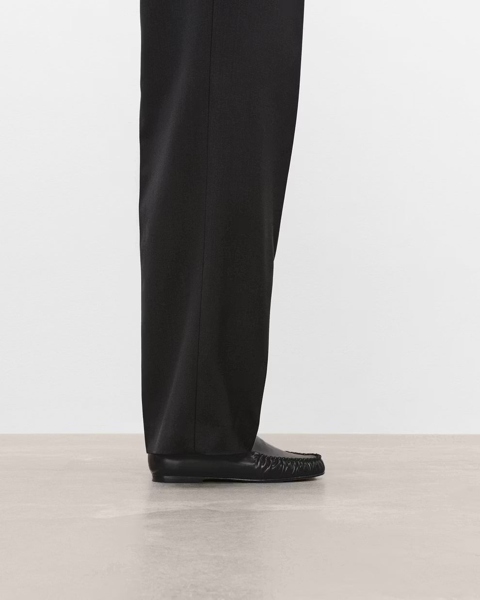 Bon Bon Leather Black Flattered