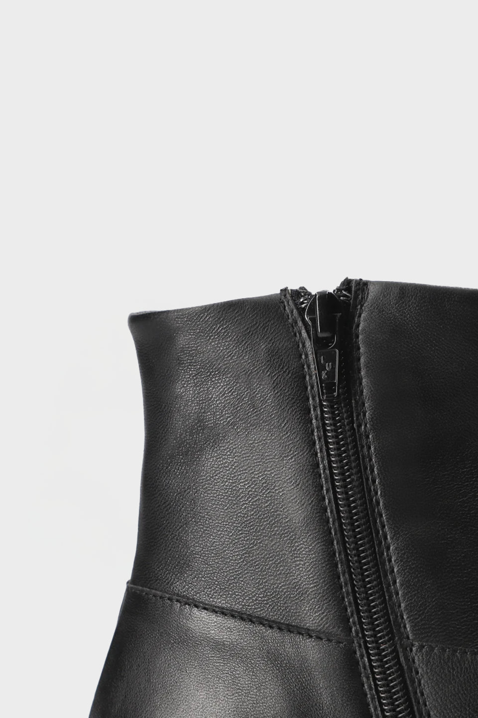 CPH293 Leather Black Copenhagen Studios