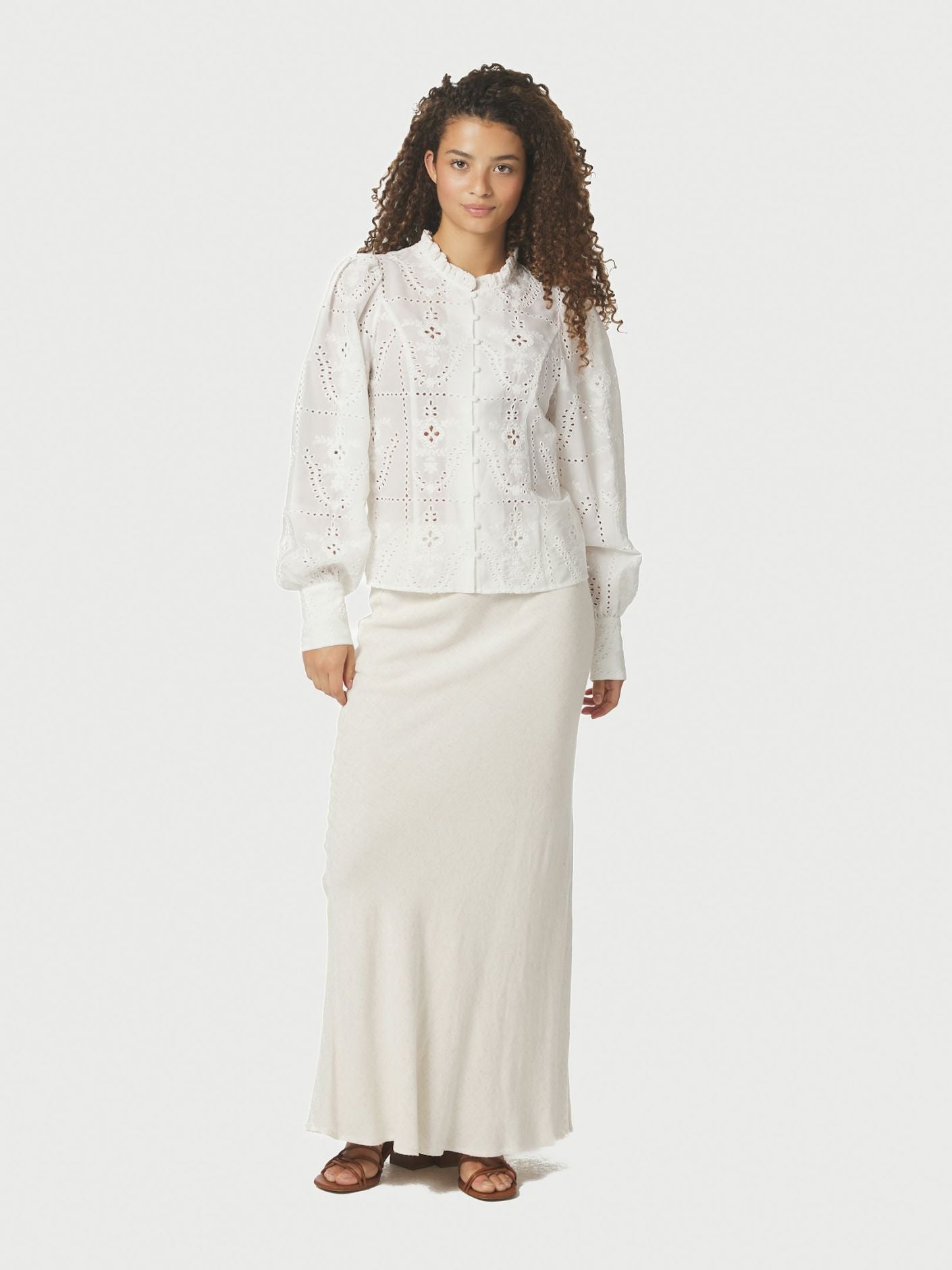 Gilda Embroidery Blouse White Neo Noir