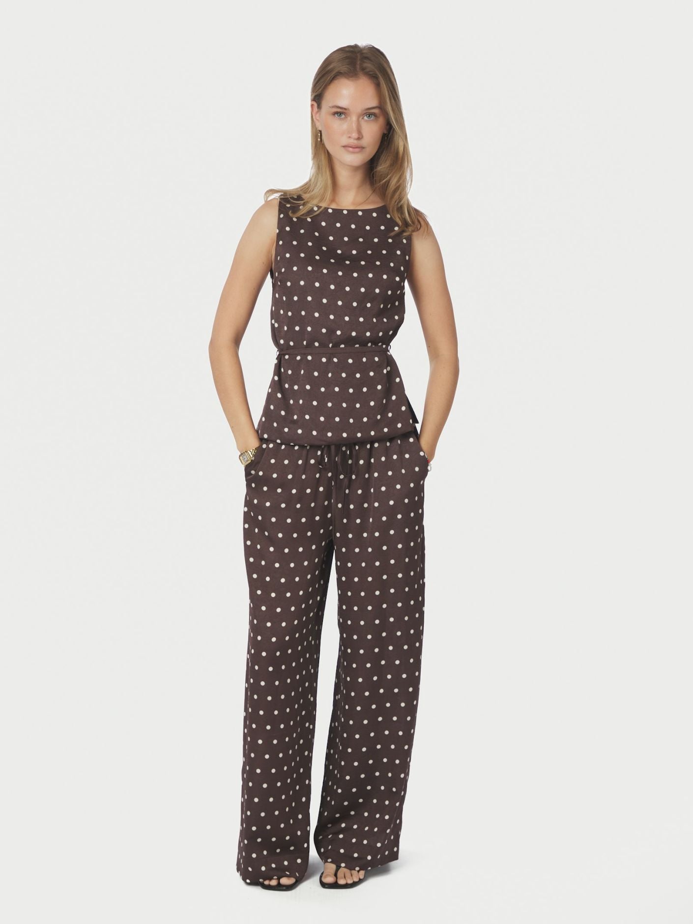 Nassa Big Dot Top Dark Brown Neo Noir