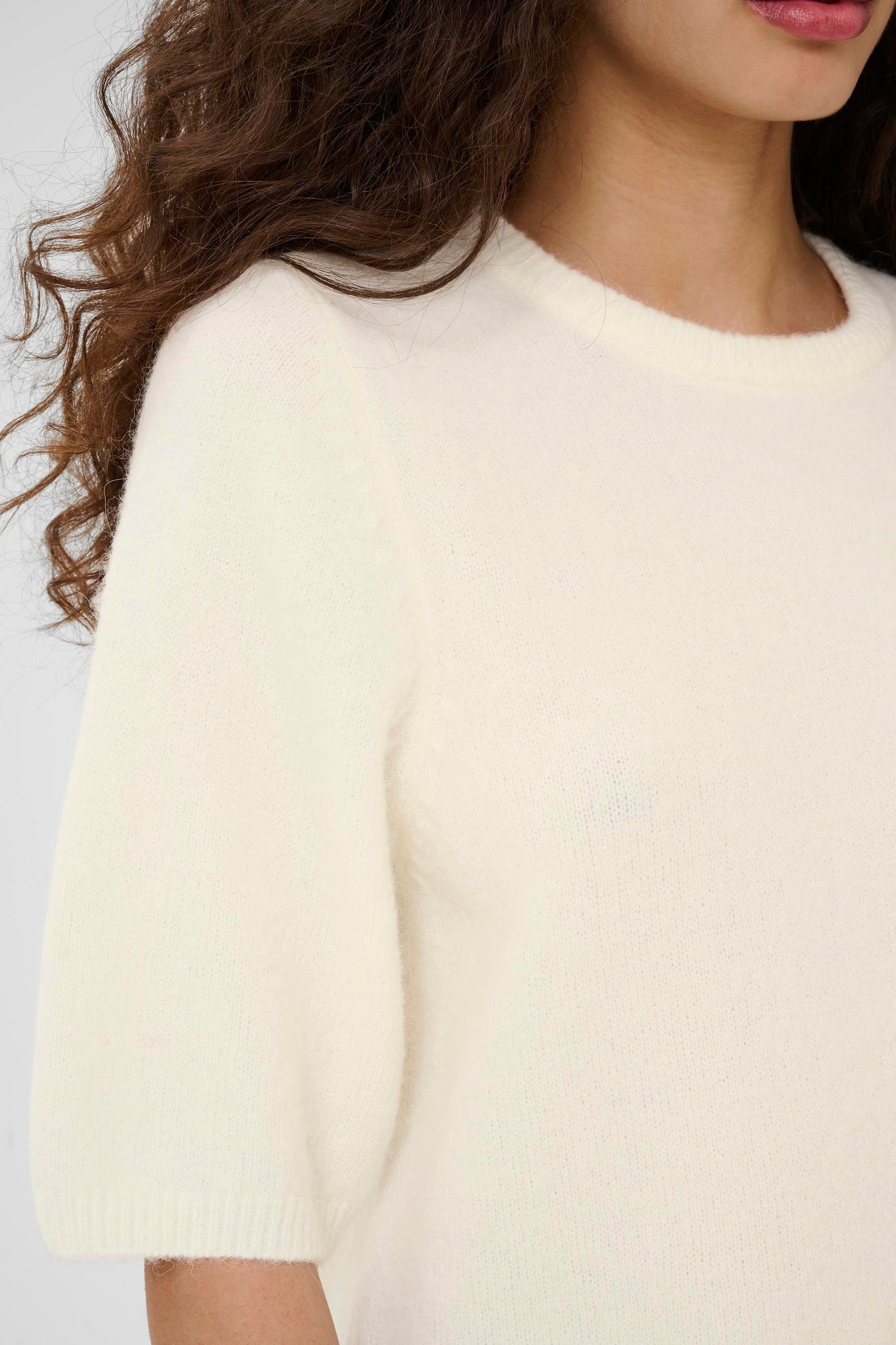 AlphaGZ SS Tee Ivory Gestuz