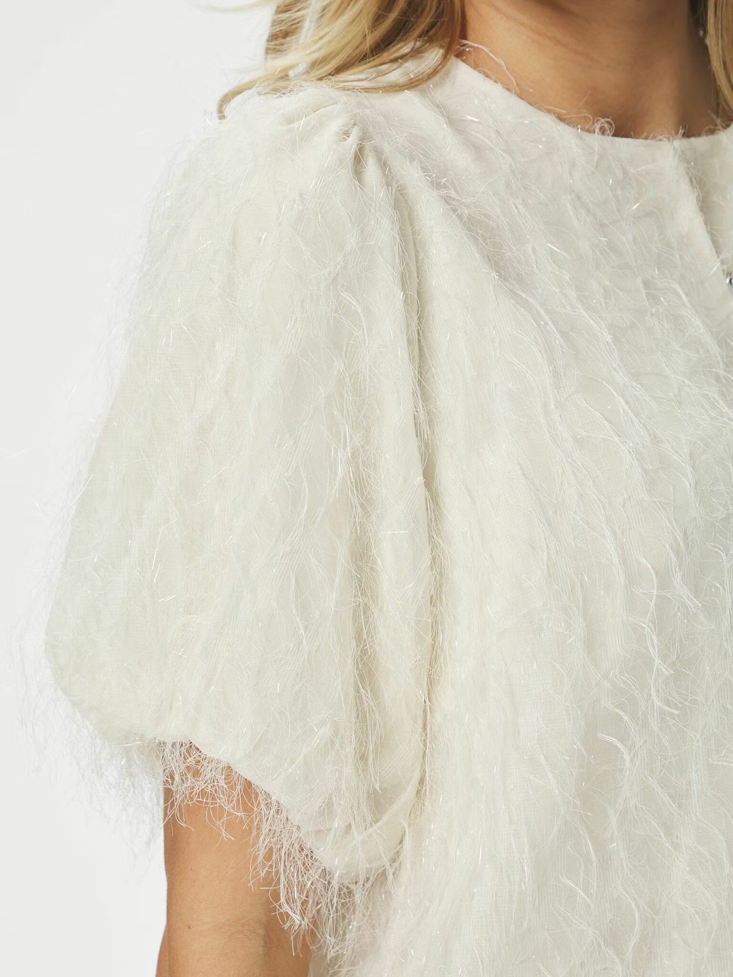 Aisa Frilly Blouse Creme Neo Noir