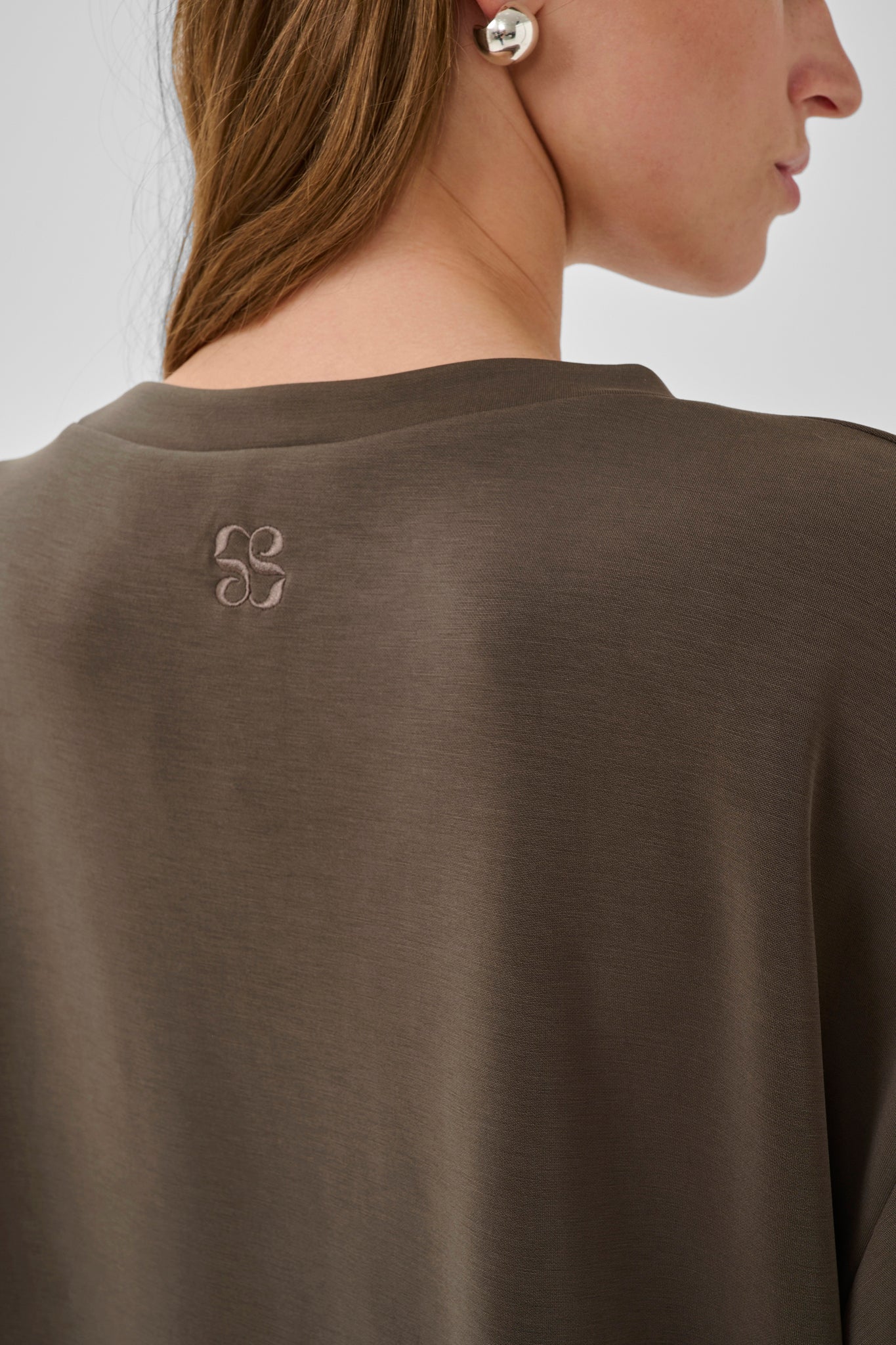 HelleMW EMB Boxy Tee Major Brown My Essential Wardrobe