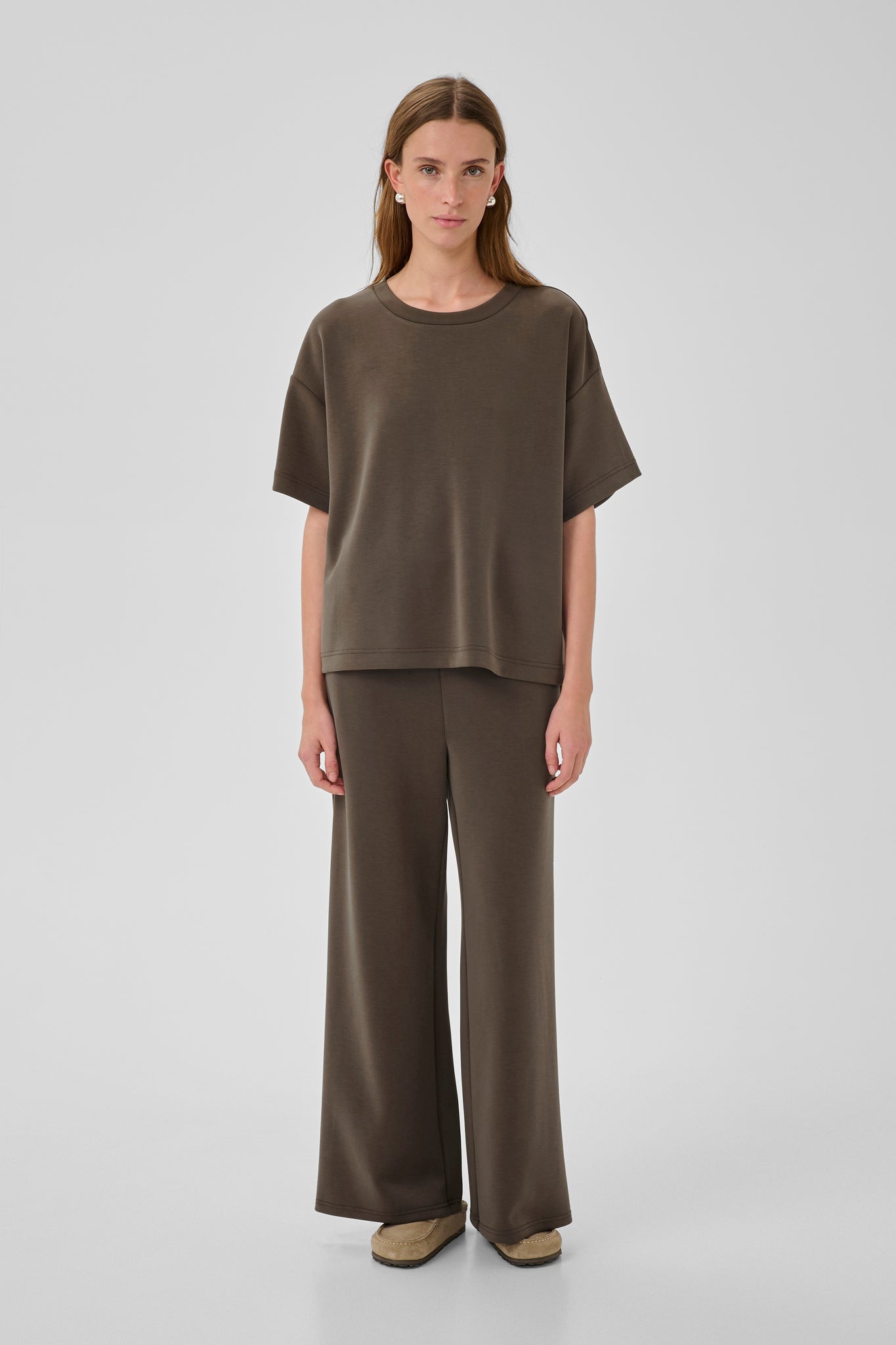 HelleMW EMB Boxy Tee Major Brown My Essential Wardrobe