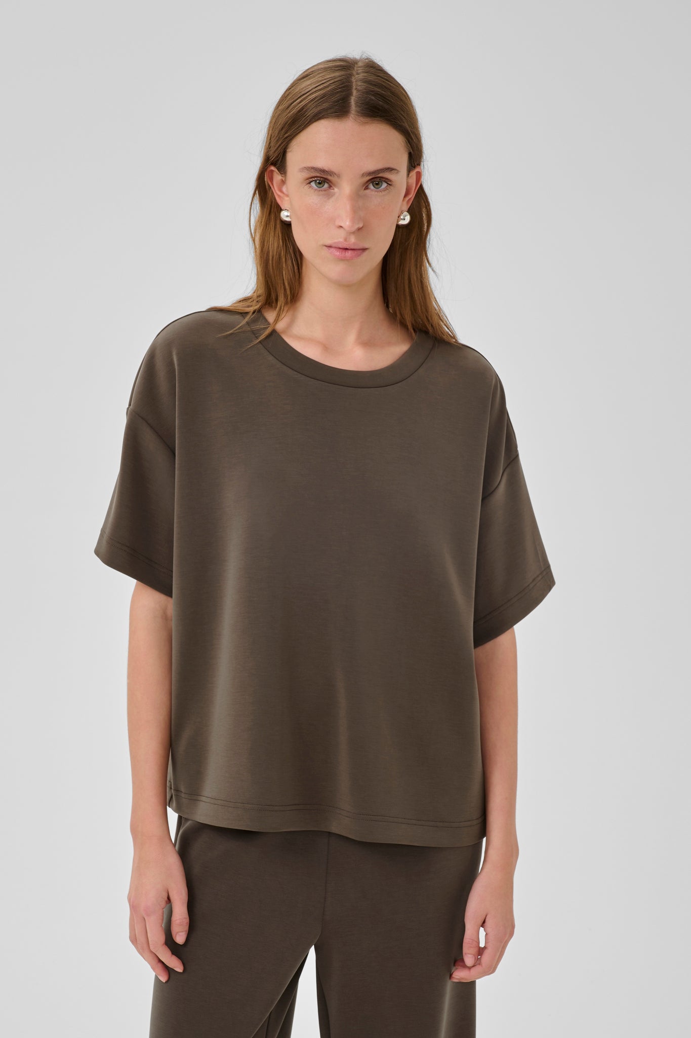 HelleMW EMB Boxy Tee Major Brown My Essential Wardrobe