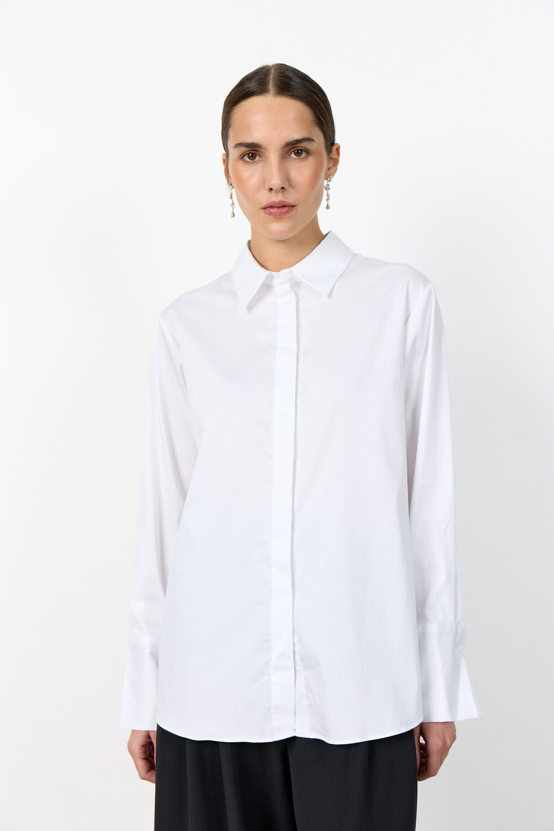 LR-Isla Solid 7 White Levete Room
