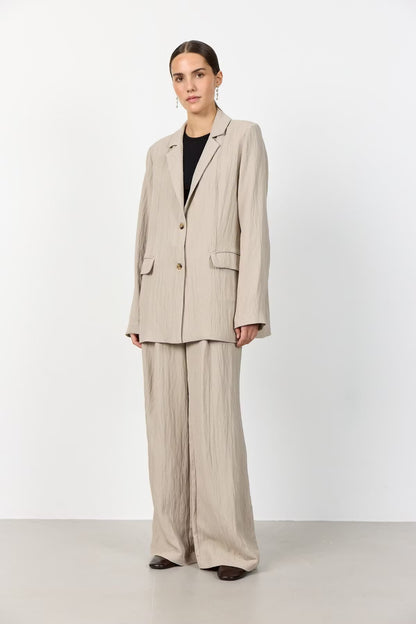 LR-Polka 1 Blazer Sand Levete Room