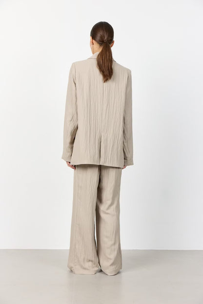 LR-Polka 1 Blazer Sand Levete Room
