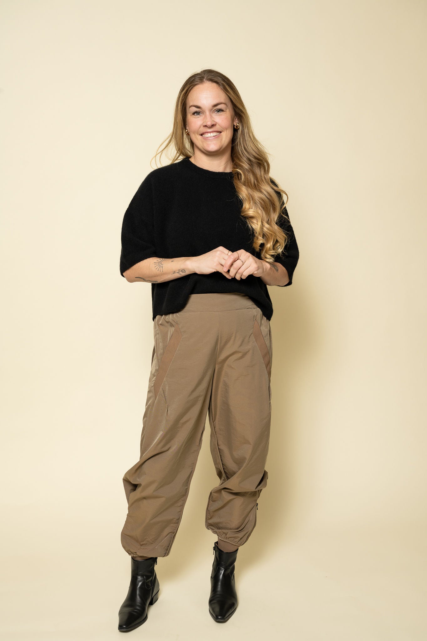 MollieGO Pants Dark Camel Gossia