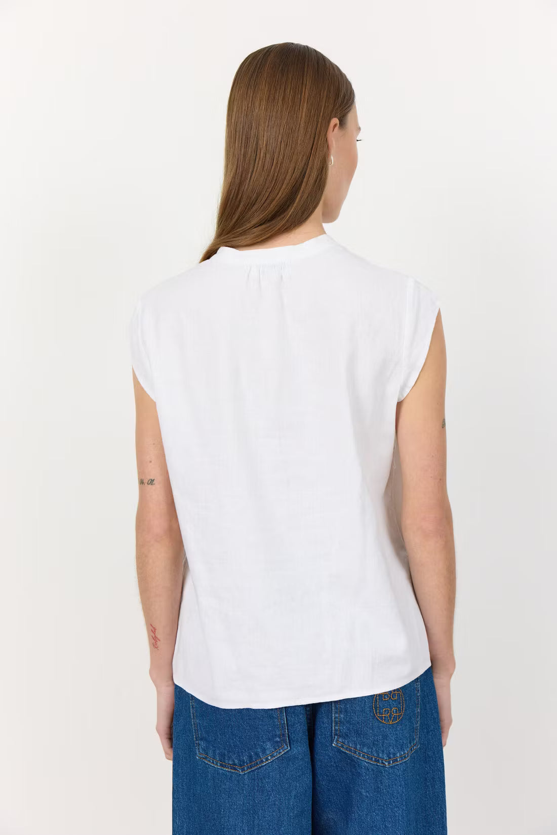 LR-Naja 19 Blouse White Levete Room
