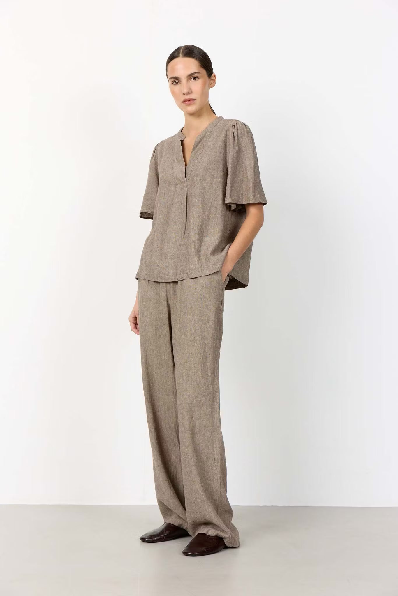 LR-Naja 32 Blouse Camel Levete Room