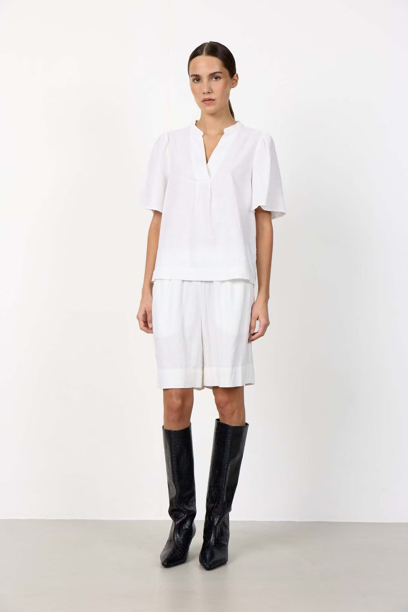 LR-Naja 32 Blouse White Levete Room