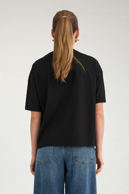 Betunia SS T-shirt Caviar Nümph