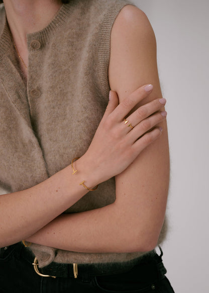 Strict Plain Bangle Bars Gold Syster P