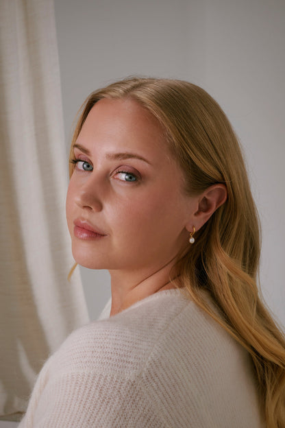 Treasure Pearl Hoops Gold Syster P