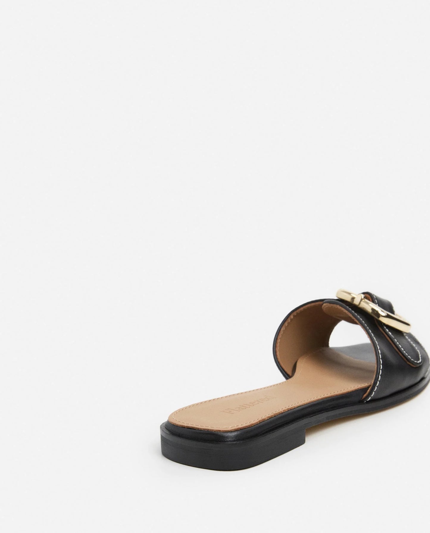 Mimi Leather Black Flattered
