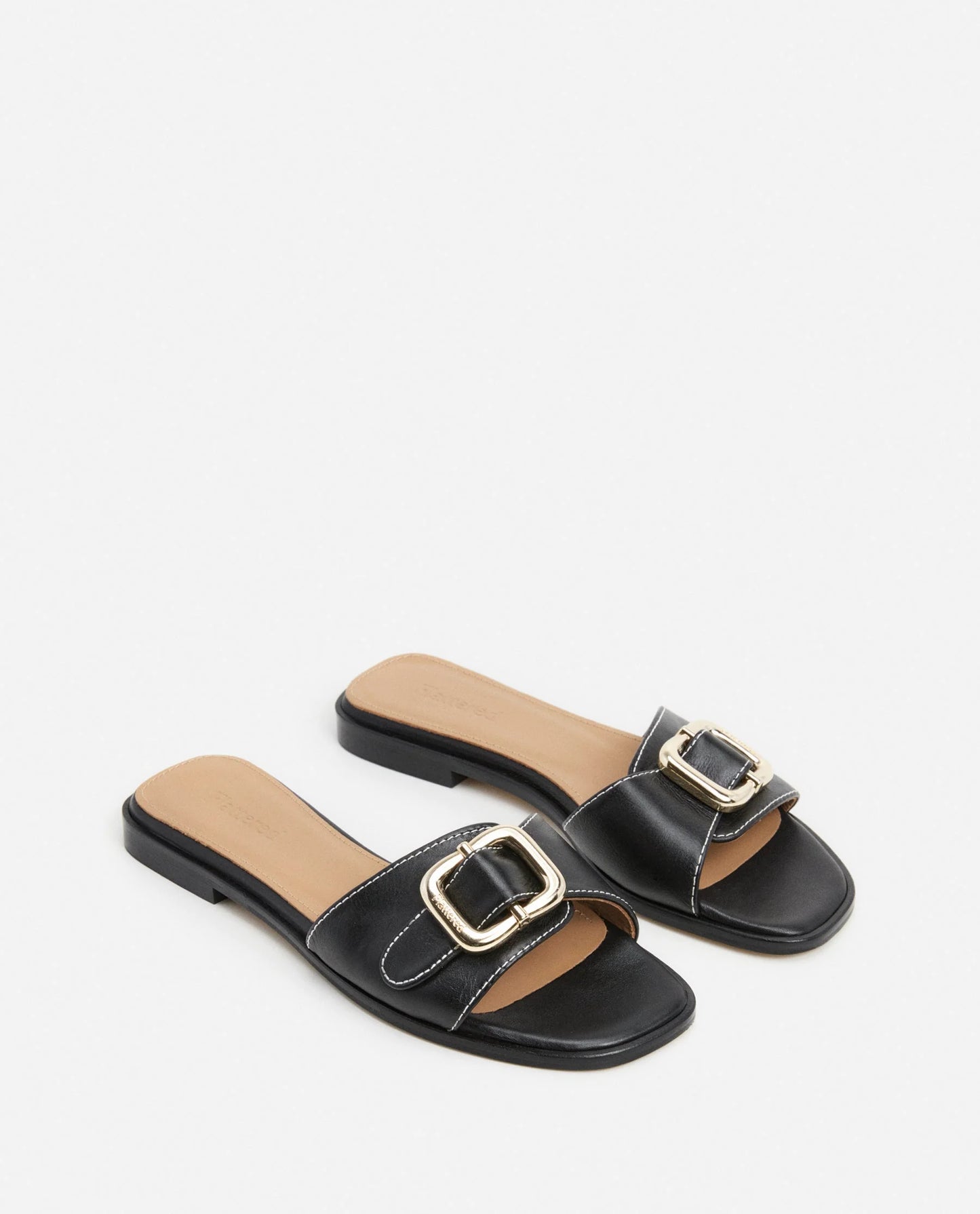 Mimi Leather Black Flattered