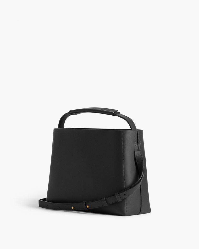 Hedda Grande Handbag Black Leather Flattered