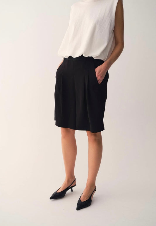 LouisaGO Shorts Black Gossia