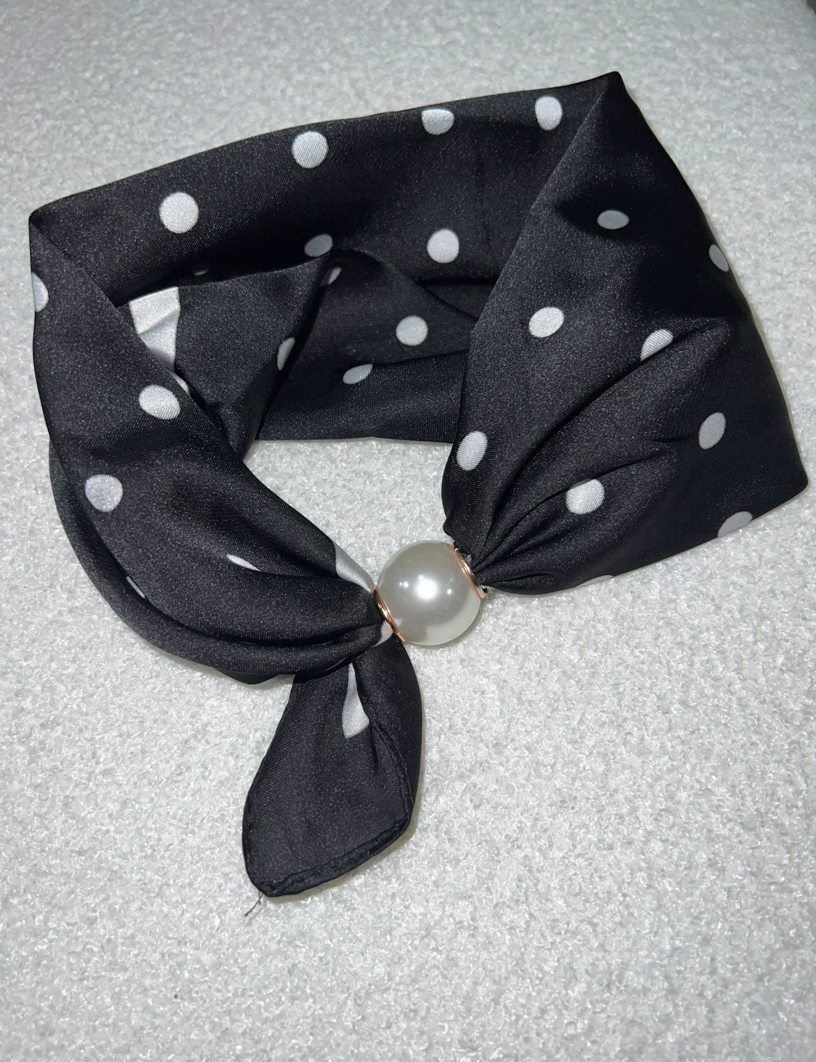 Magnetic Scarf Black Dots The Shoelace Brand