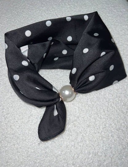 Magnetic Scarf Black Dots The Shoelace Brand