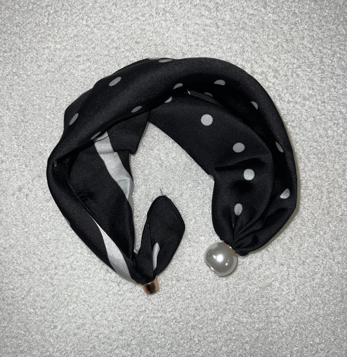 Magnetic Scarf Black Dots The Shoelace Brand