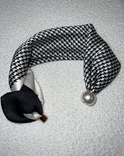 Magnetic Scarf Houndstooth The Shoelace Brand