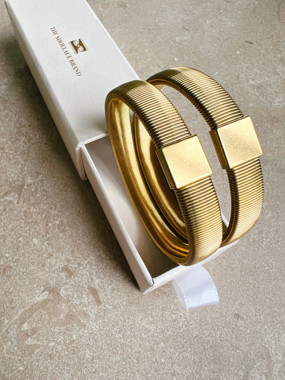 Shirt Sleeve Holder Gold The Shoelace Brand