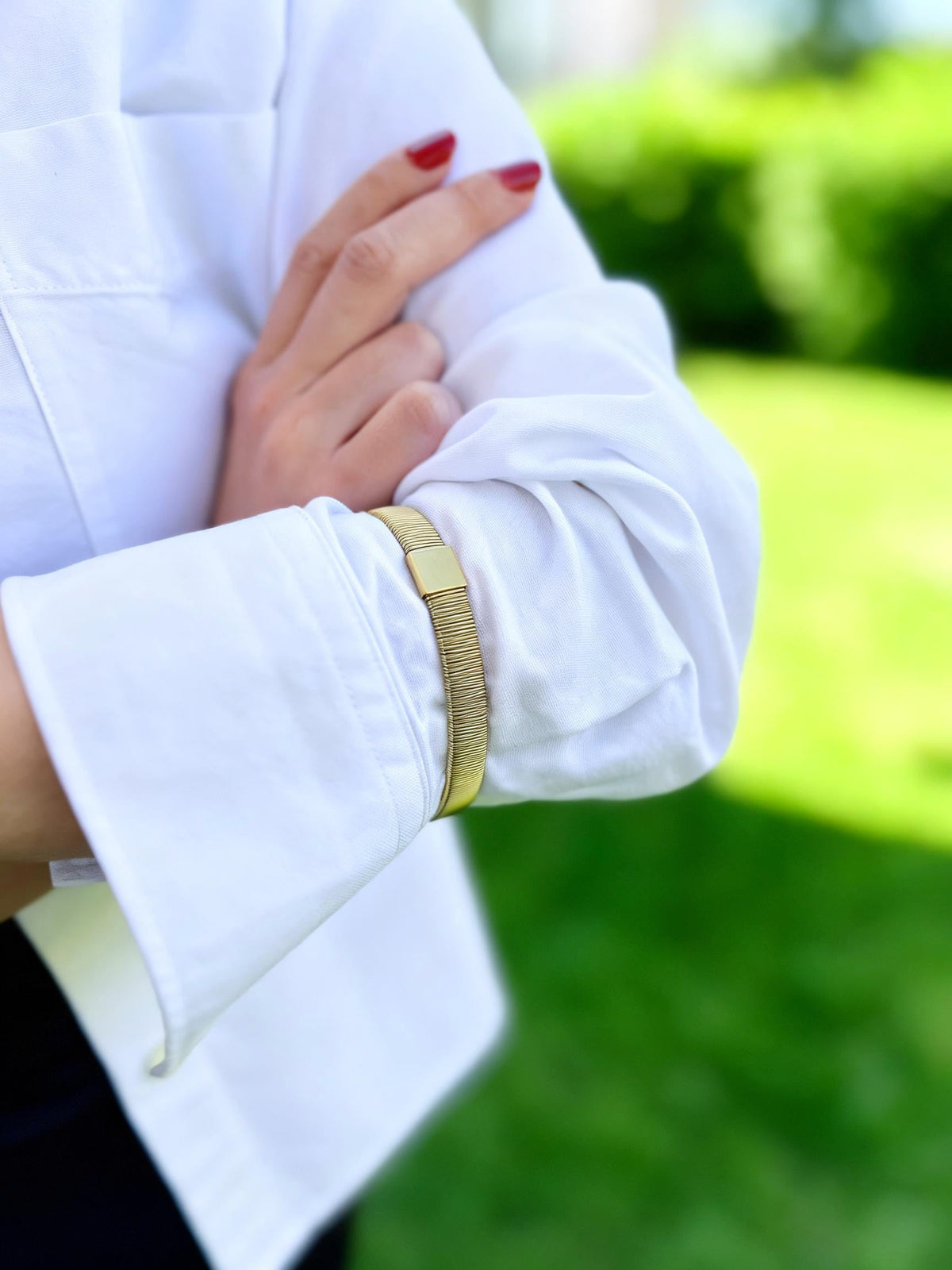 Shirt Sleeve Holder Gold The Shoelace Brand